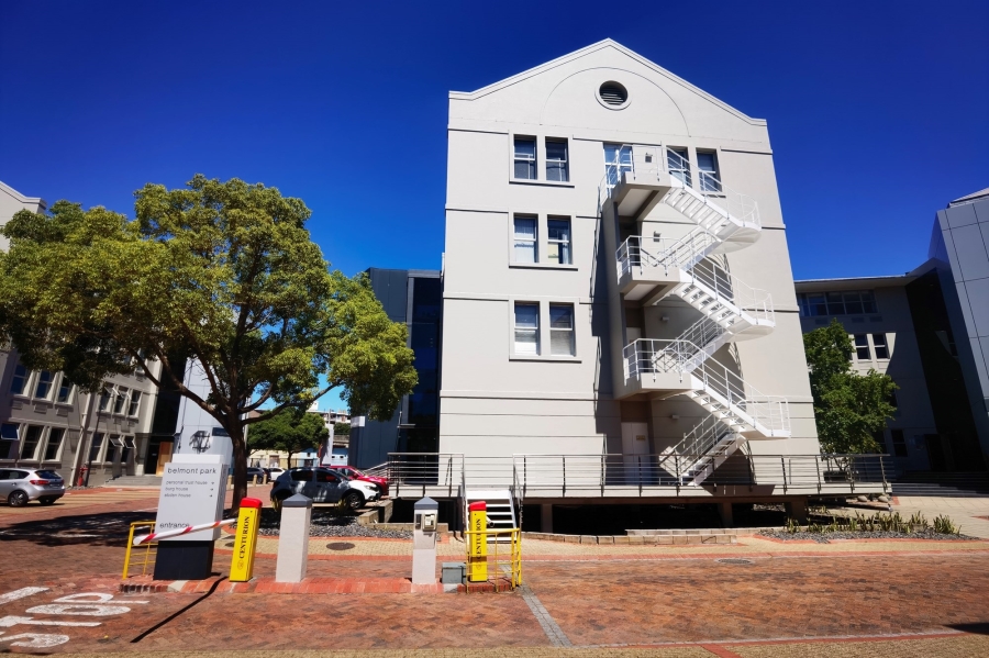 To Let commercial Property for Rent in Rondebosch Western Cape